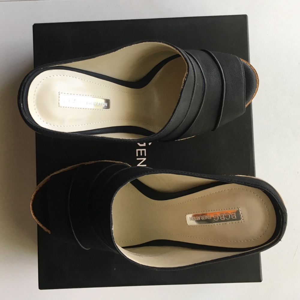 NWT BCBGENERATION CECELY PLATFORM SANDALS - Picture 3 of 7